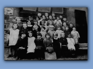 Middle Rainton School 1928 BW.jpg